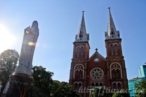 Saigon Notre-Dame Basilica / Nhà Thờ Đức Bà Sài Gòn 