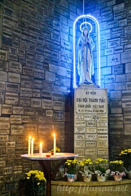 Saigon Notre-Dame Basilica / Nhà Thờ Đức Bà Sài Gòn 