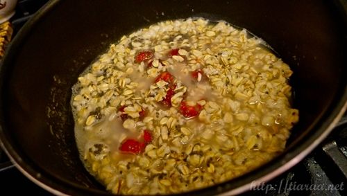 Clean Eating Raspberry Oatmeal