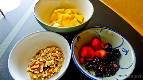 Mango Berries Banana Nuts Overnight Oats photo mangoberriesbanananutsovernightoats4_zps51936d5f.jpg