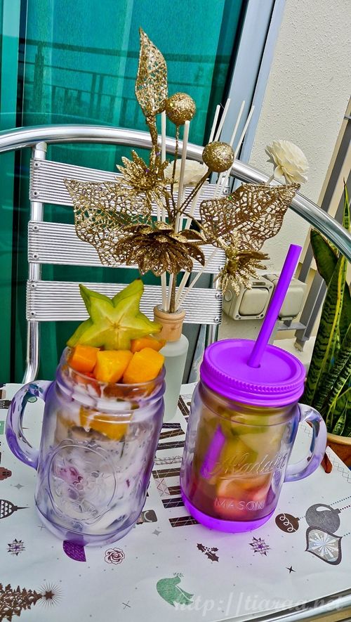 overnight oats and fruit infused water