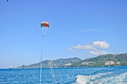 หาดป่าตอง จ.ภูเก๊ต / Patong Beach - Parasailing