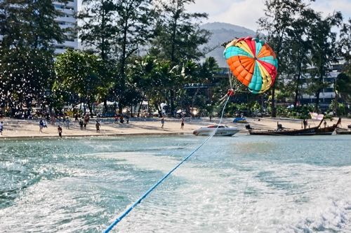 หาดป่าตอง จ.ภูเก๊ต / Patong Beach - Parasailing