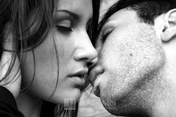  photo kissing-is-good_9_zps6b068a61.jpg