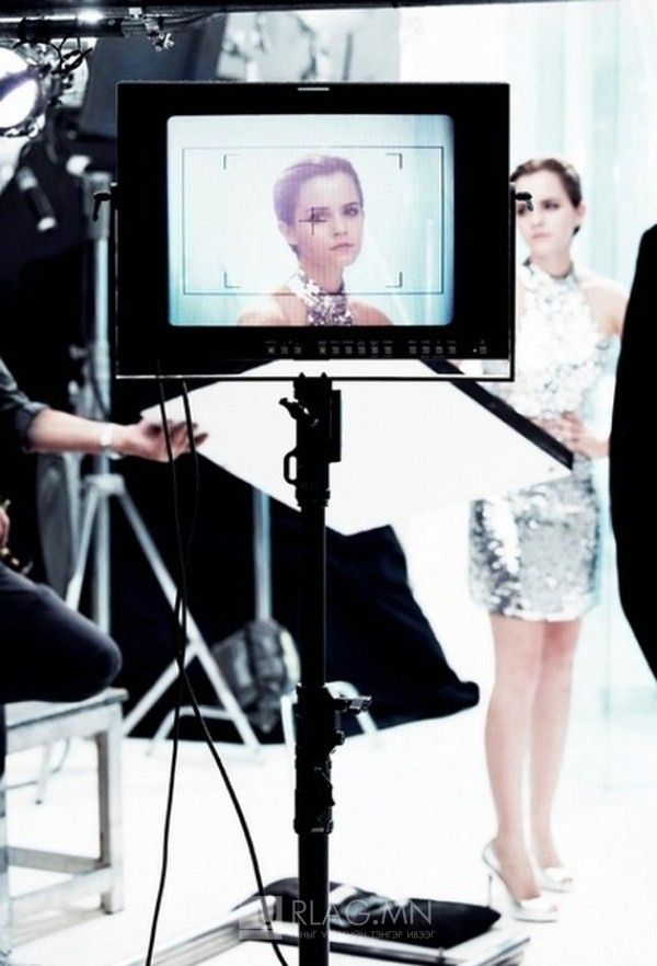  photo 03-emma-watson-for-lancome-2013_zpsadd7be2c.jpg