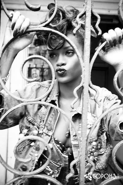 Animated Wallpaper Iphone on Rihanna Talk That Talk