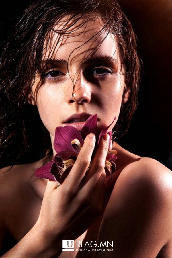  photo emma-watson-covered-topless-for-natural-beauty-exhibit-03_zpse8fbece1.jpg