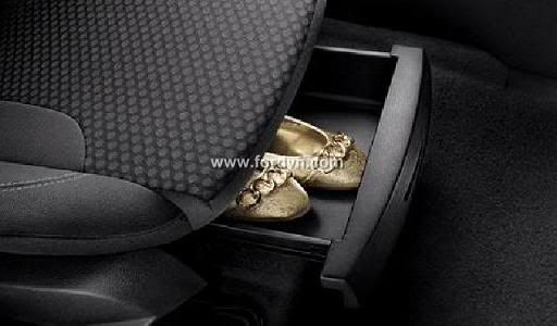 http://i1130.photobucket.com/albums/m530/phamdinhbang/ford-fiesta-14mt1.jpg