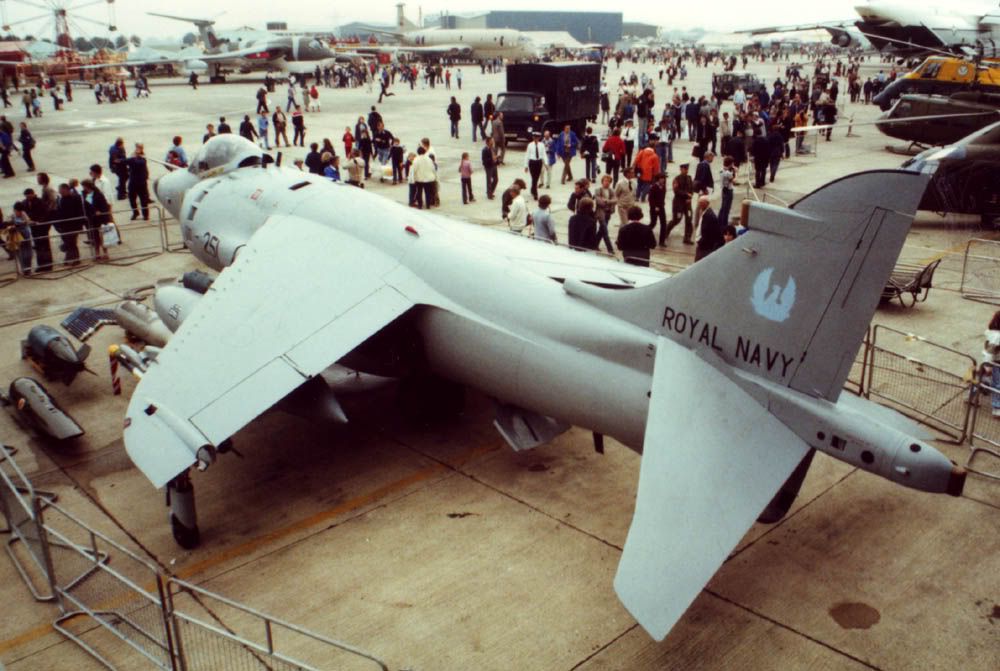 http://i1130.photobucket.com/albums/m537/allamo/Yeovilton19820008.jpg