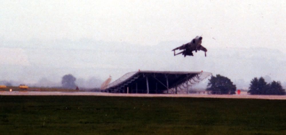 http://i1130.photobucket.com/albums/m537/allamo/Yeovilton19820013.jpg