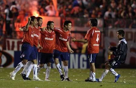 festejo-Independiente-sufrir-segundo-tiempo_OLEIMA20101111_0136_13.jpg