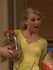 Taylor Swift nips