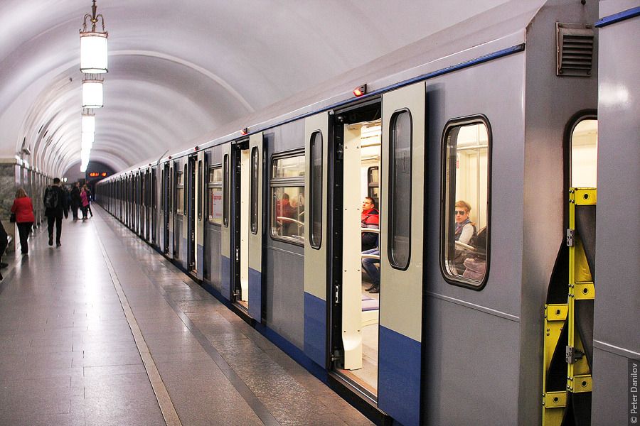 80 лет метро, парад поездов
